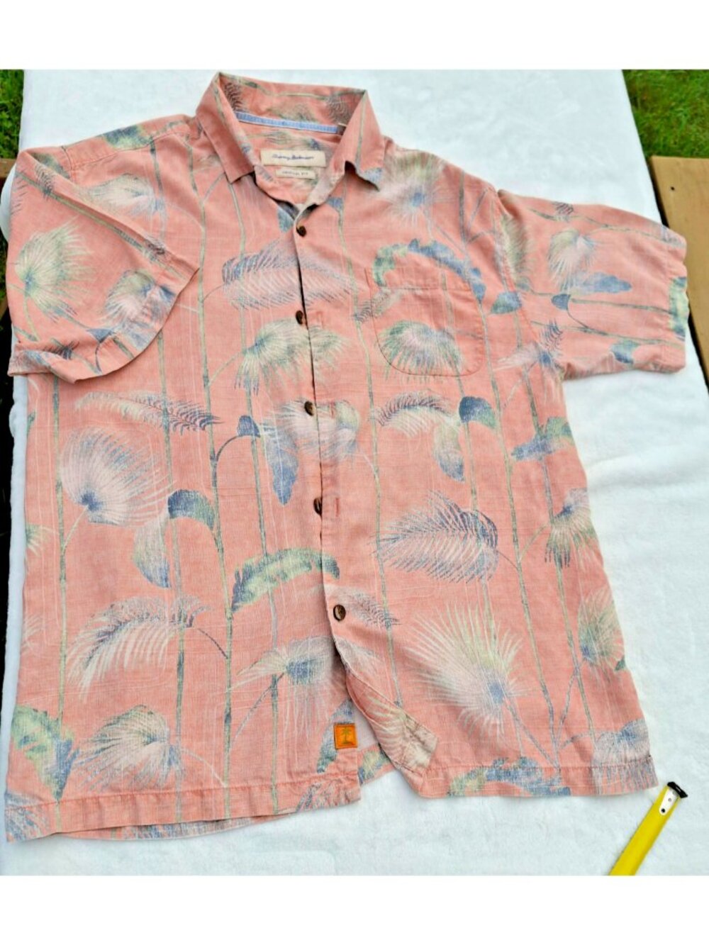 Tommy Bahama Mens 100% Silk Hawaiian Shirt Large Coral Peach Tropical Button